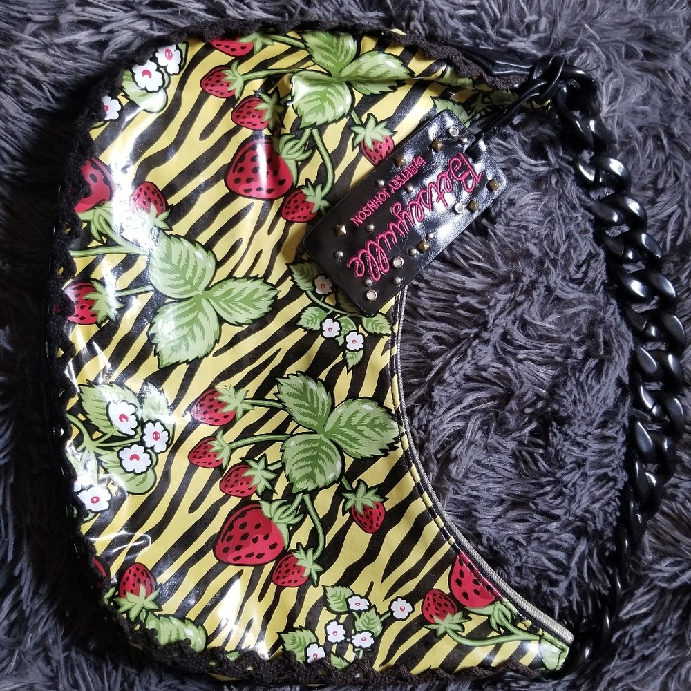 Bettysville strawberry purse